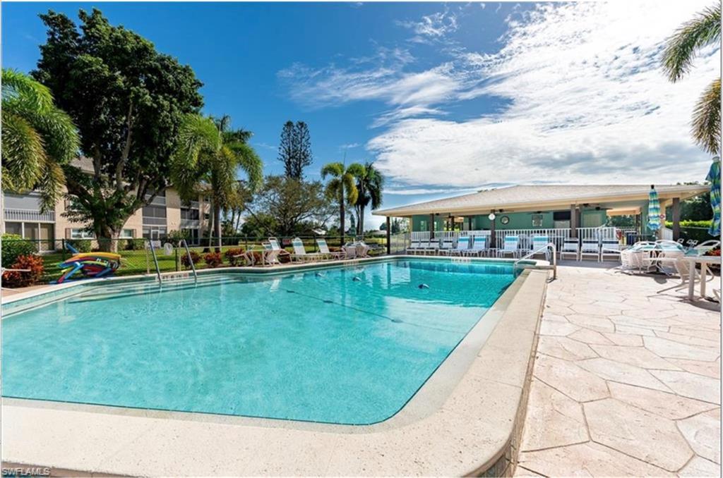 COUNTRY CLUB MANOR - Residential Lease