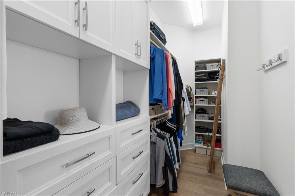 ESPLANADE - Residential