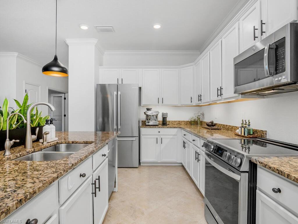 REFLECTION ISLES - Residential