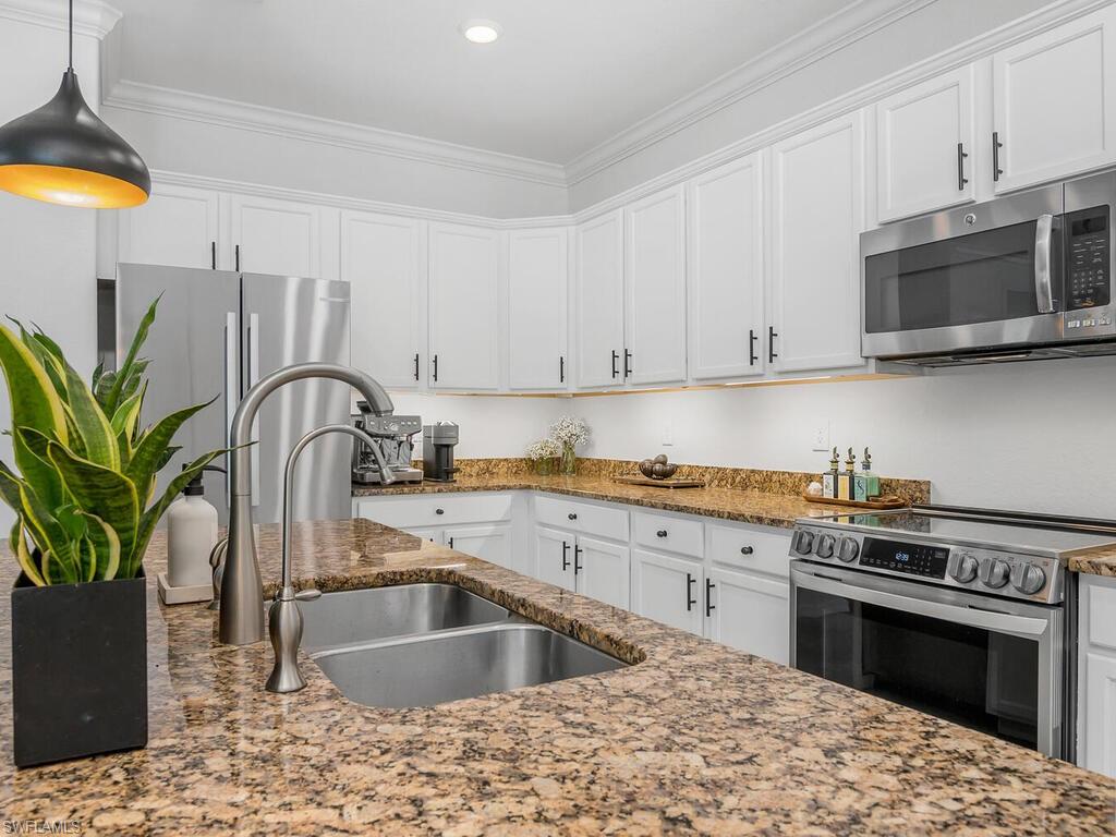 REFLECTION ISLES - Residential