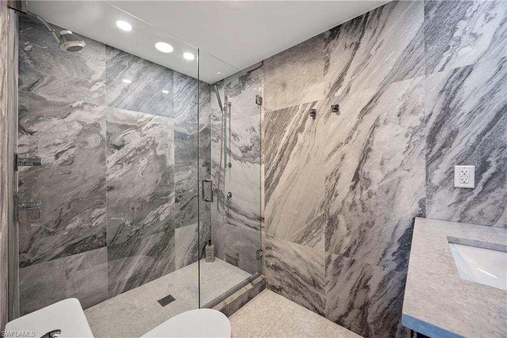 VANDERBILT BAY - Residential