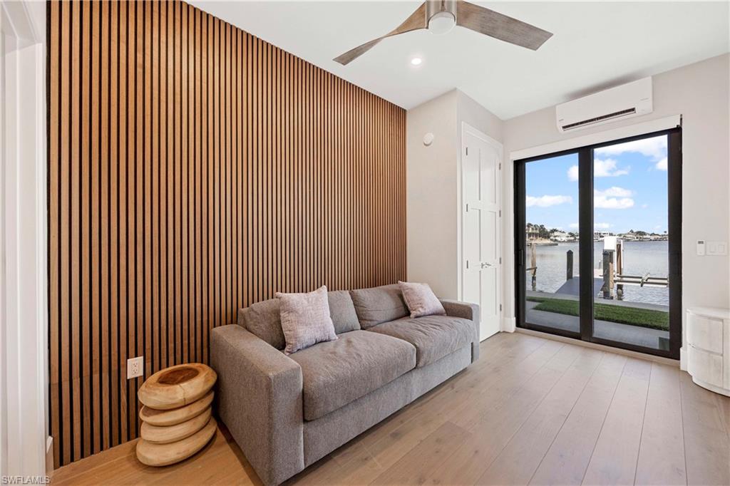 VANDERBILT BAY - Residential