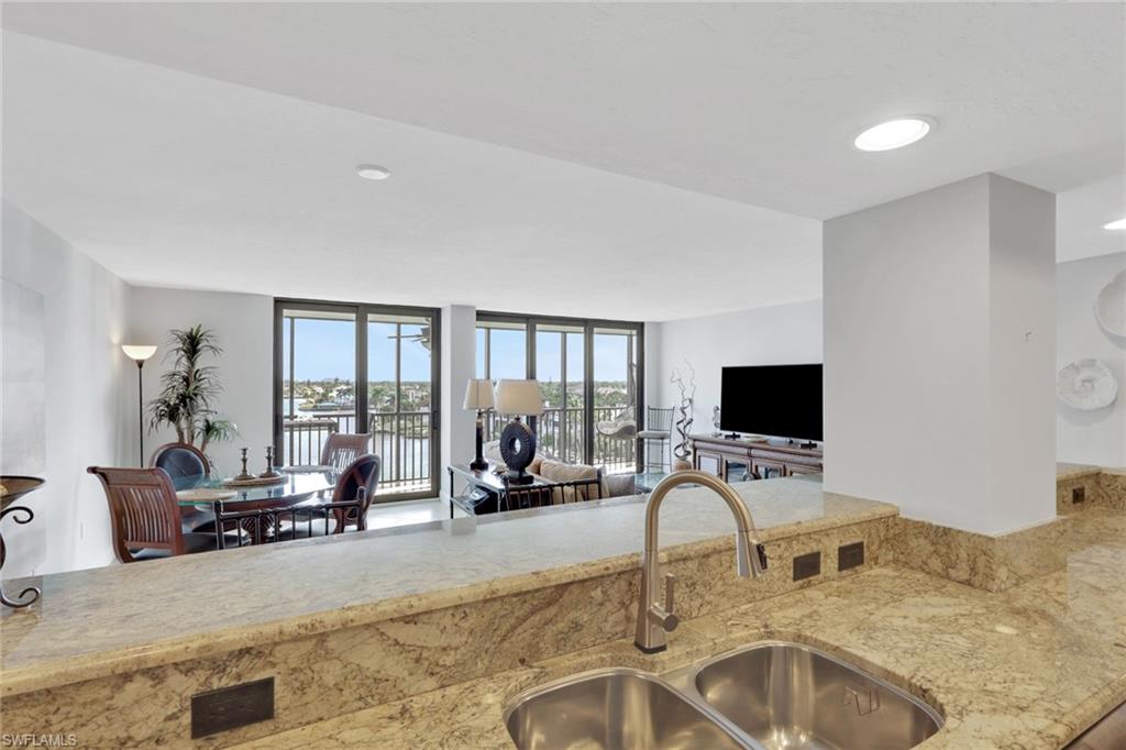 VANDERBILT BAY - Residential