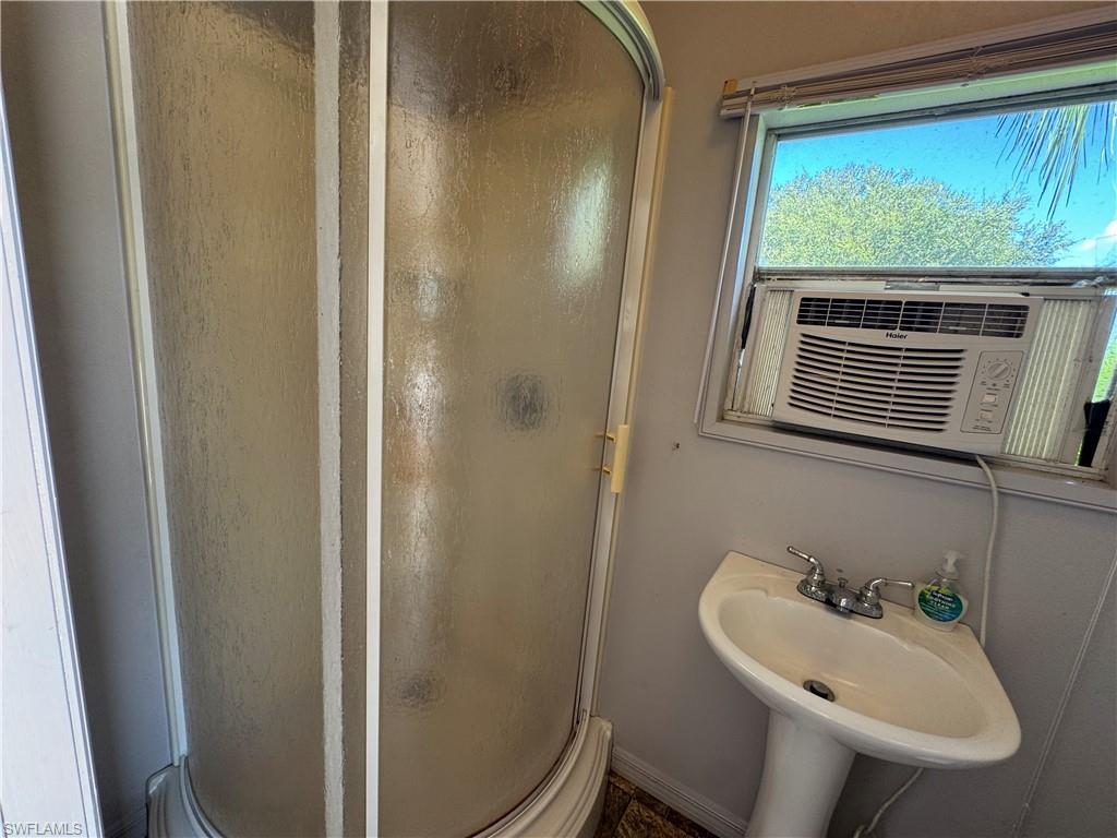 RIVERBEND MOTORCOACH RESORT - Land