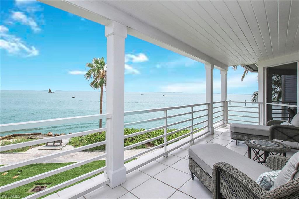 LAND'S END - Residential