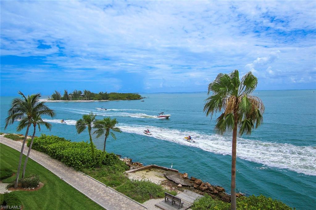 LAND'S END - Residential