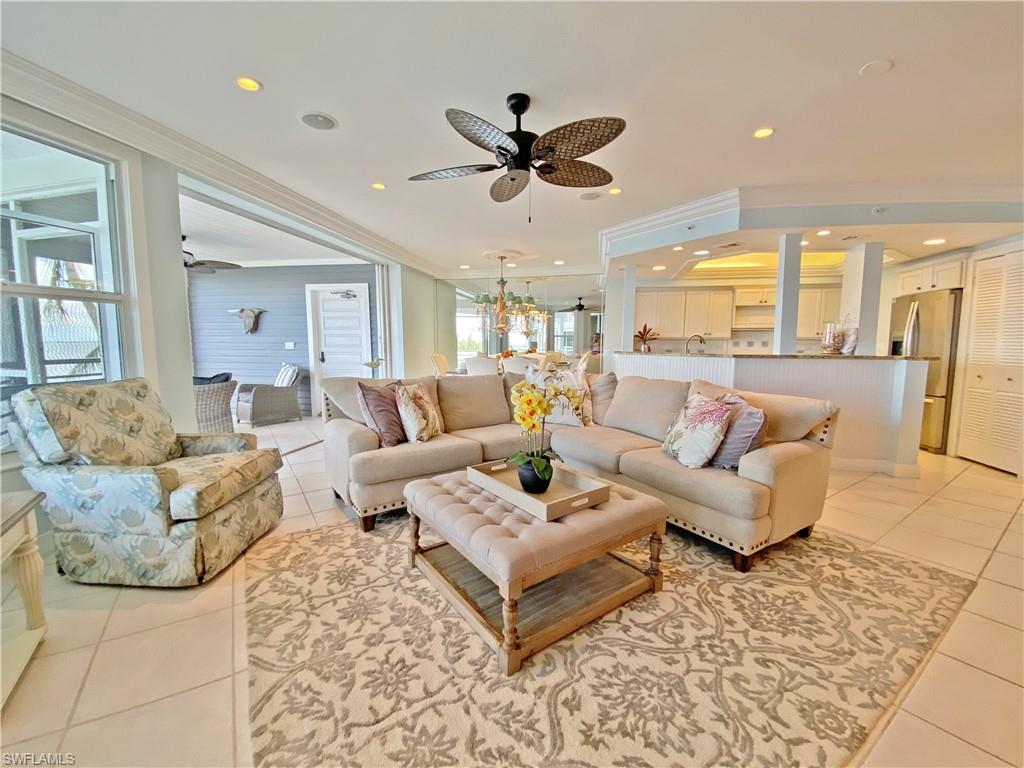 LAND'S END - Residential