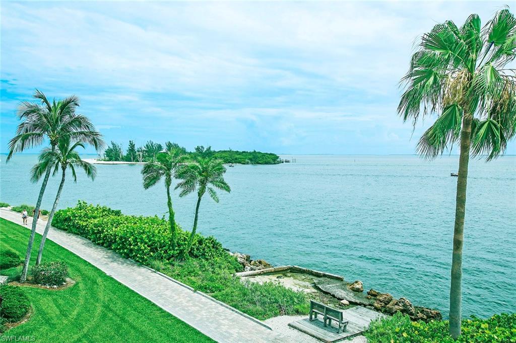 LAND'S END - Residential