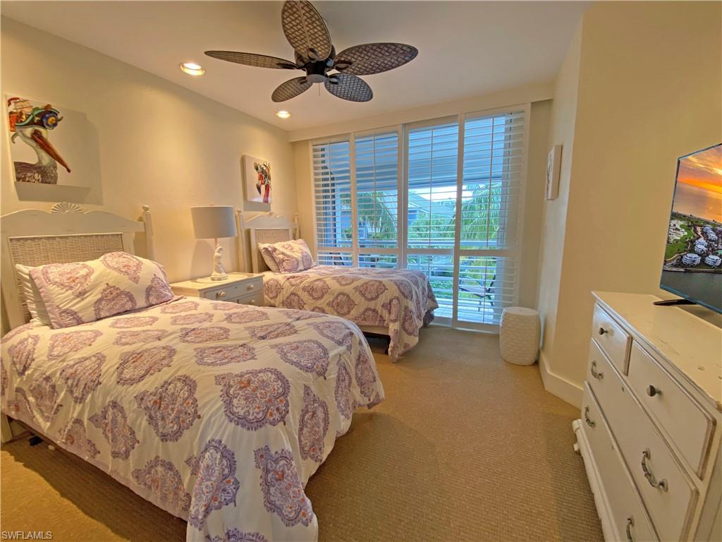 LAND'S END - Residential