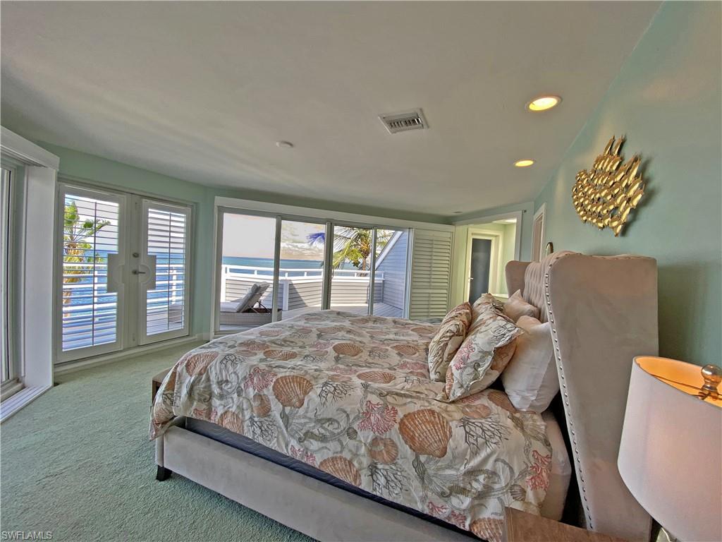 LAND'S END - Residential