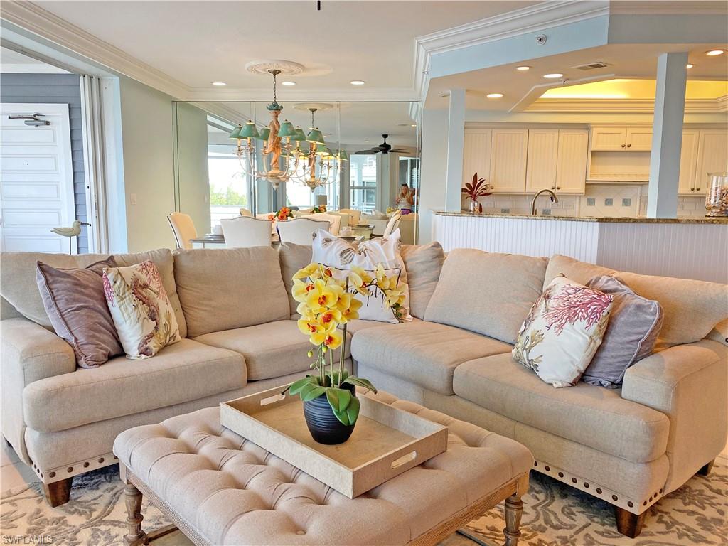 LAND'S END - Residential