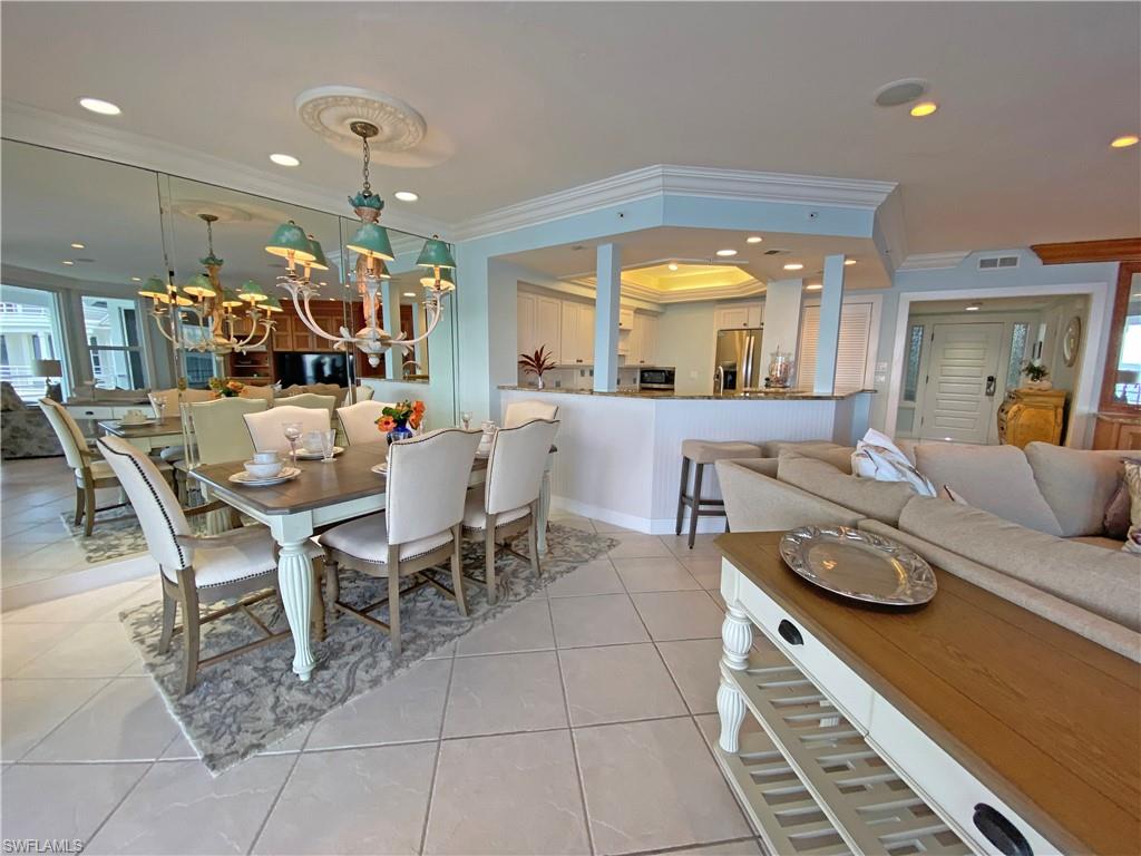 LAND'S END - Residential