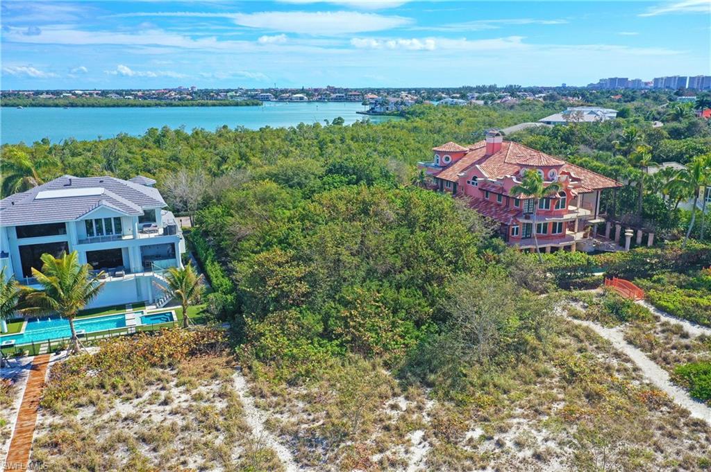 HIDEAWAY BEACH - Land