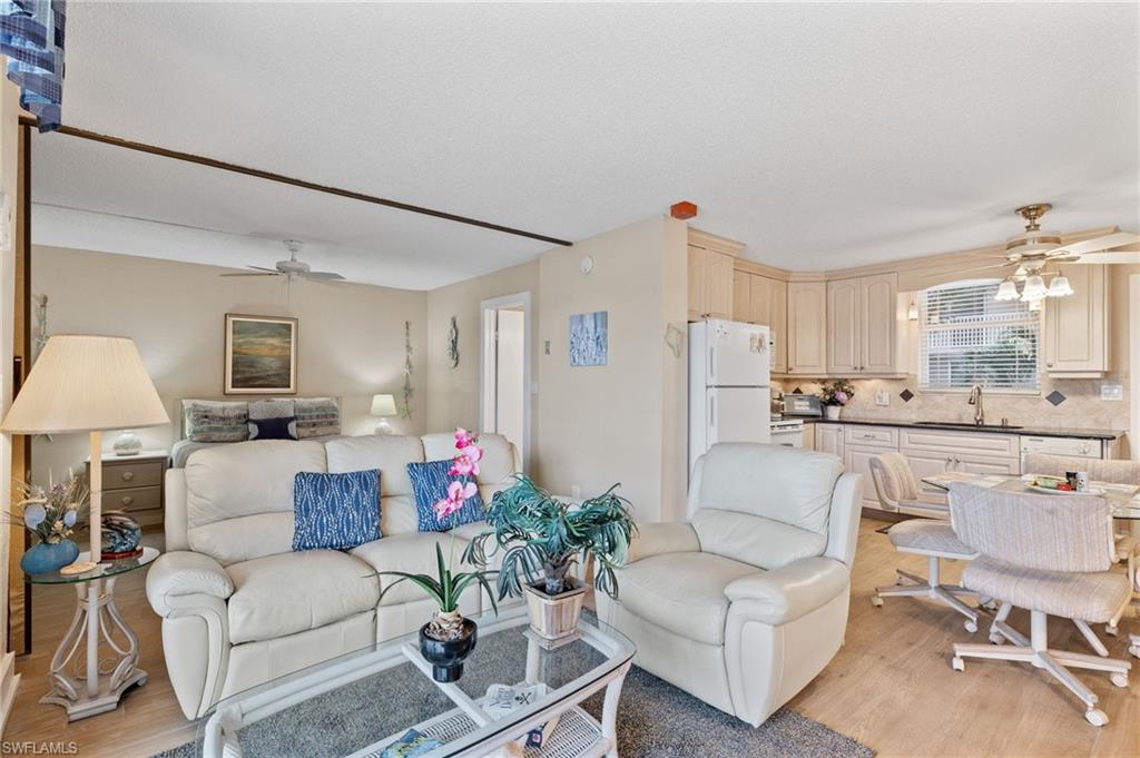 BEACH AND TENNIS CLUB - Residential Lease