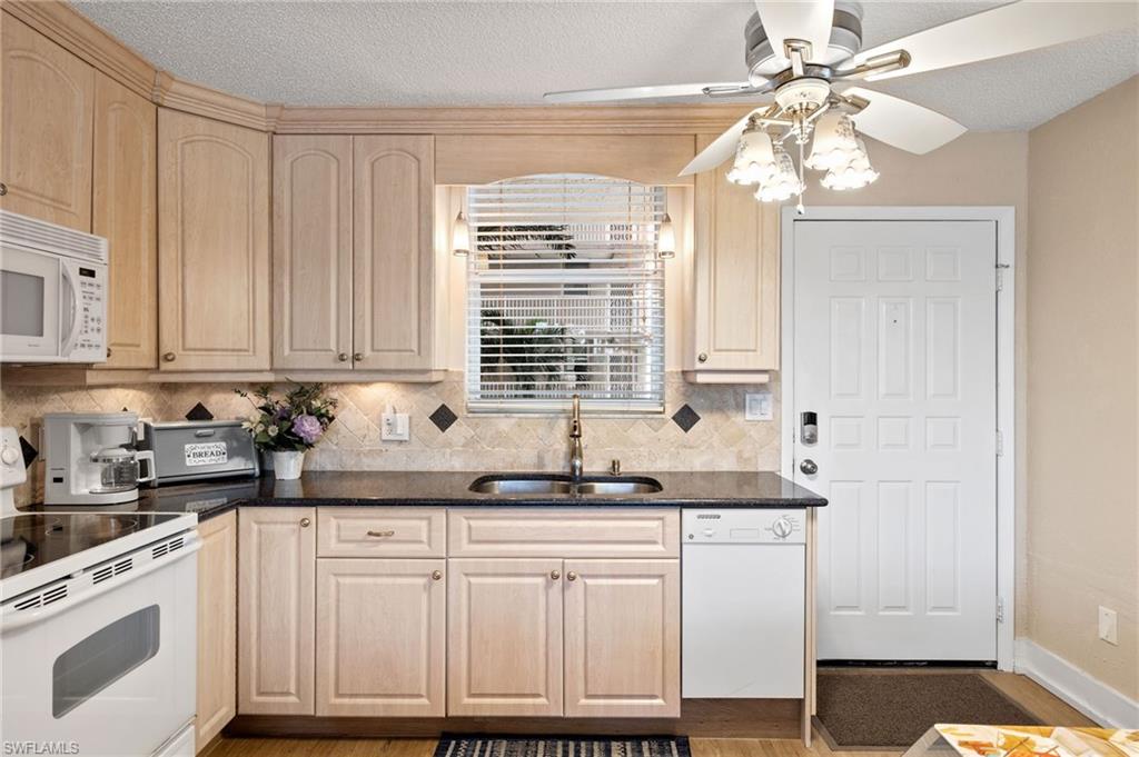 BEACH AND TENNIS CLUB - Residential Lease