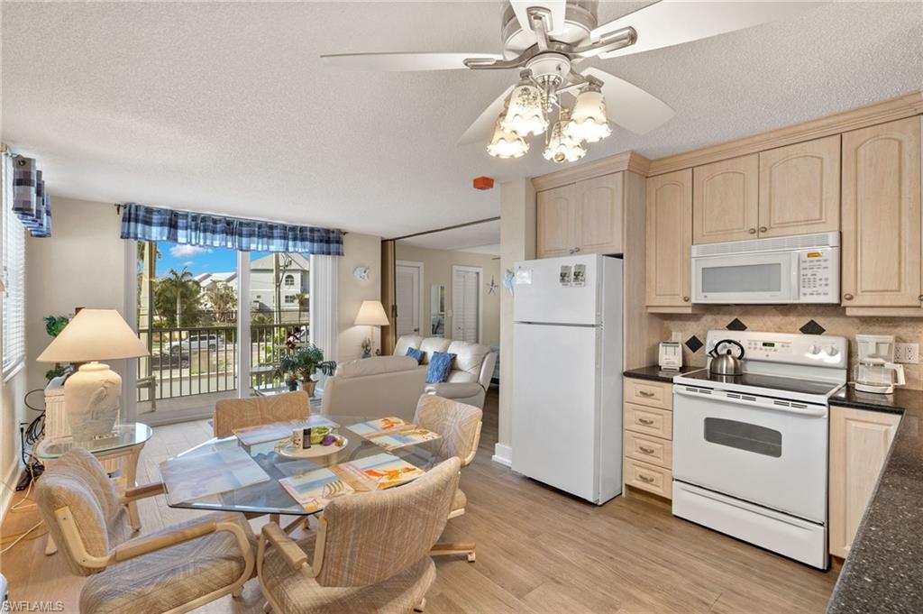 BEACH AND TENNIS CLUB - Residential Lease