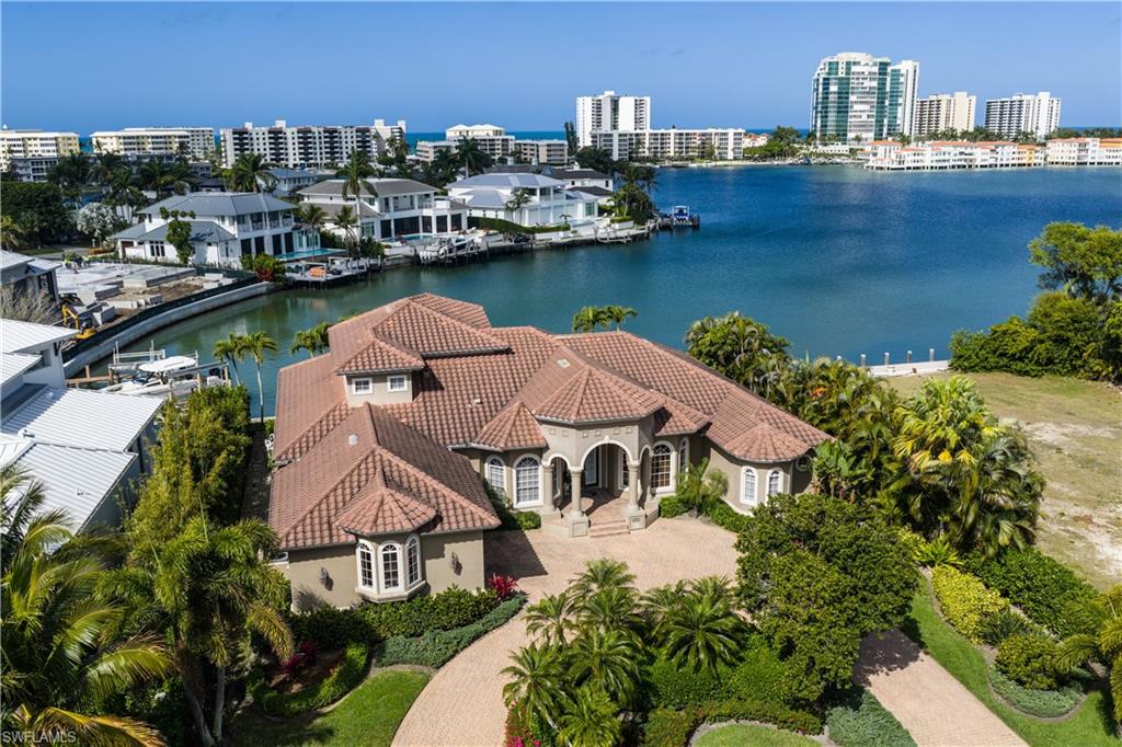 MOORINGS - Residential