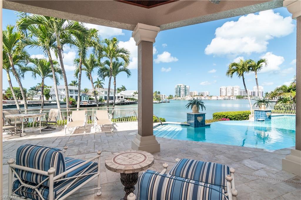 MOORINGS - Residential