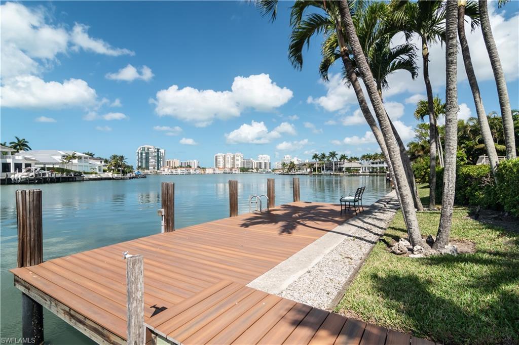 MOORINGS - Residential