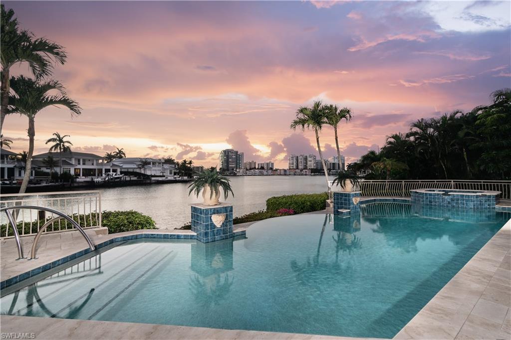 MOORINGS - Residential