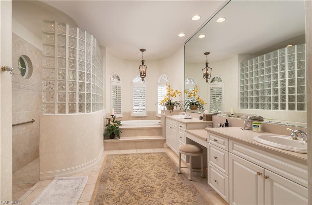 MOORINGS - Residential