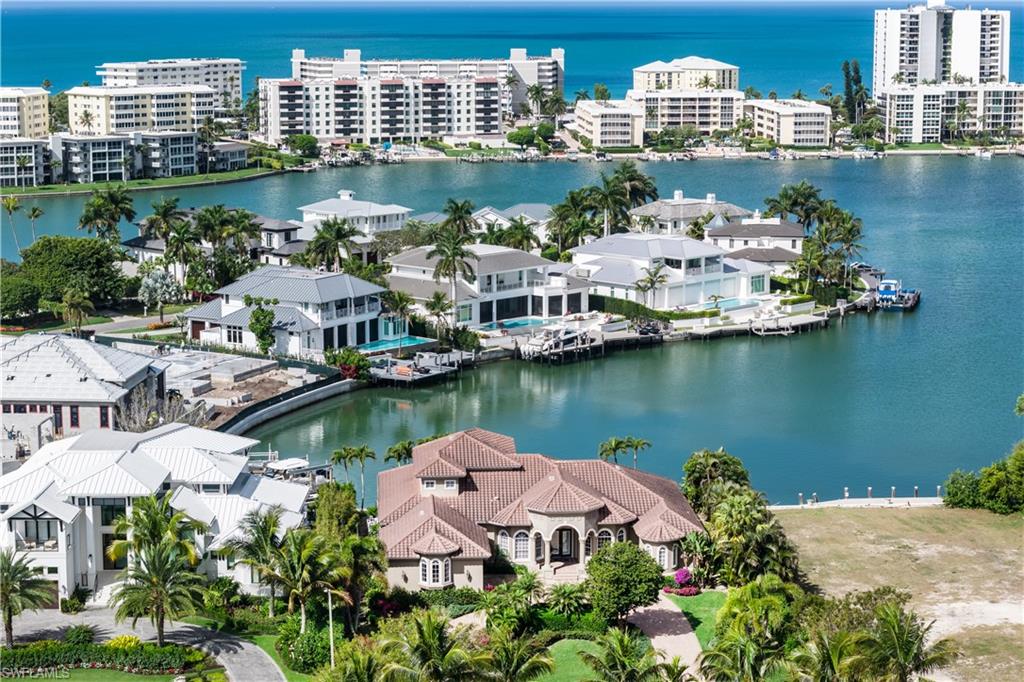 MOORINGS - Residential