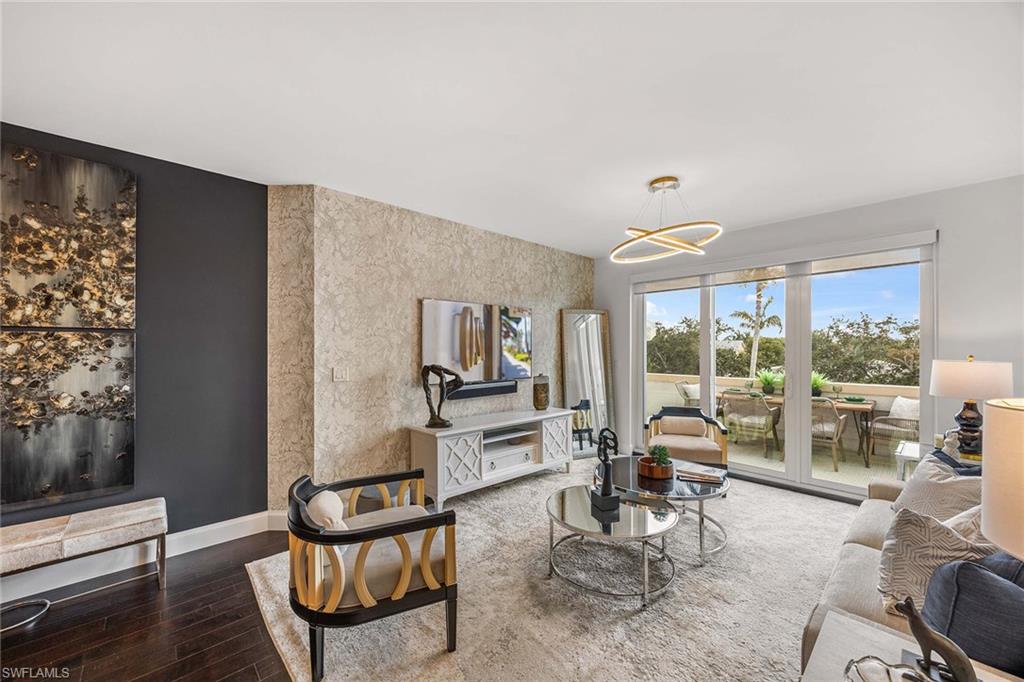 365 5th AVE S 305