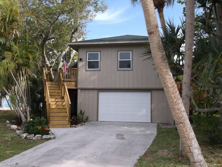 SINGLE FAMILY DUPLEX, TWO BEDROOM , TWO BATH UP, TWO BEDROOM ONE BATH DOWN. GIANT CORNER LOT, HUGE DECKS AND PATIO WITH NATURE ALL AROUND, TO BIG OF A LIST OF RENOVATIONS OF INTERIOR AND EXTERIOR ITEMS TO LIST, FROM THE ROOF ON DOWN!