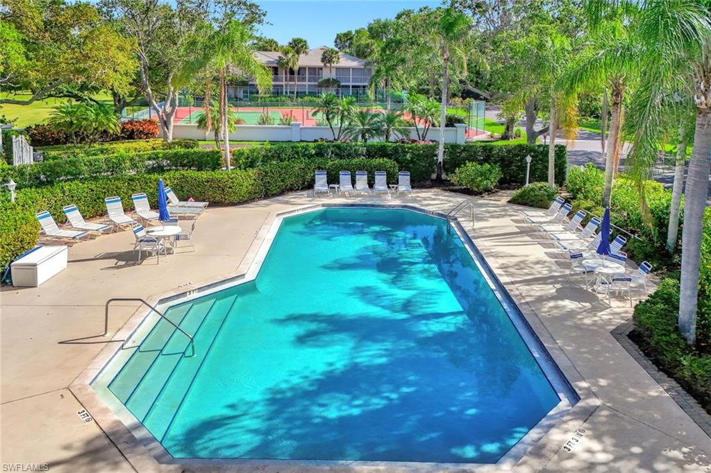 TWELVE OAKS - Residential