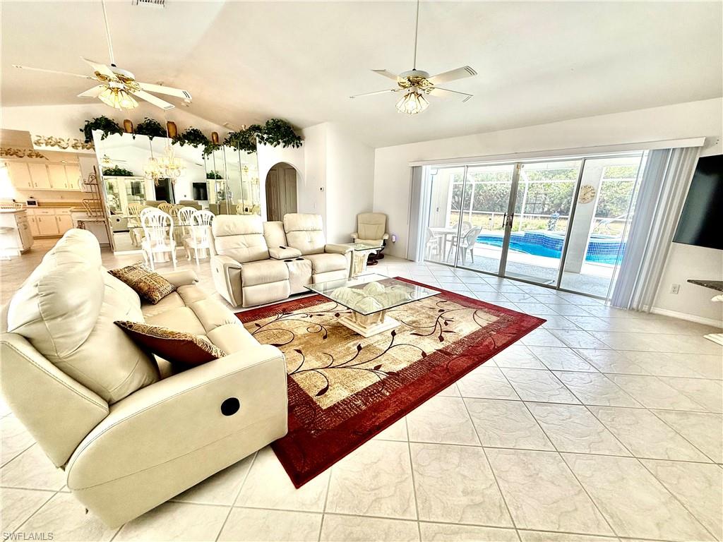 COUNTRY CLUB ESTATES - Residential