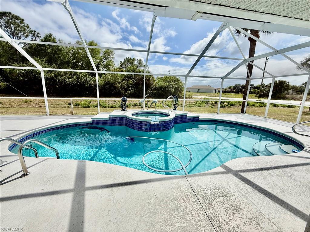 COUNTRY CLUB ESTATES - Residential