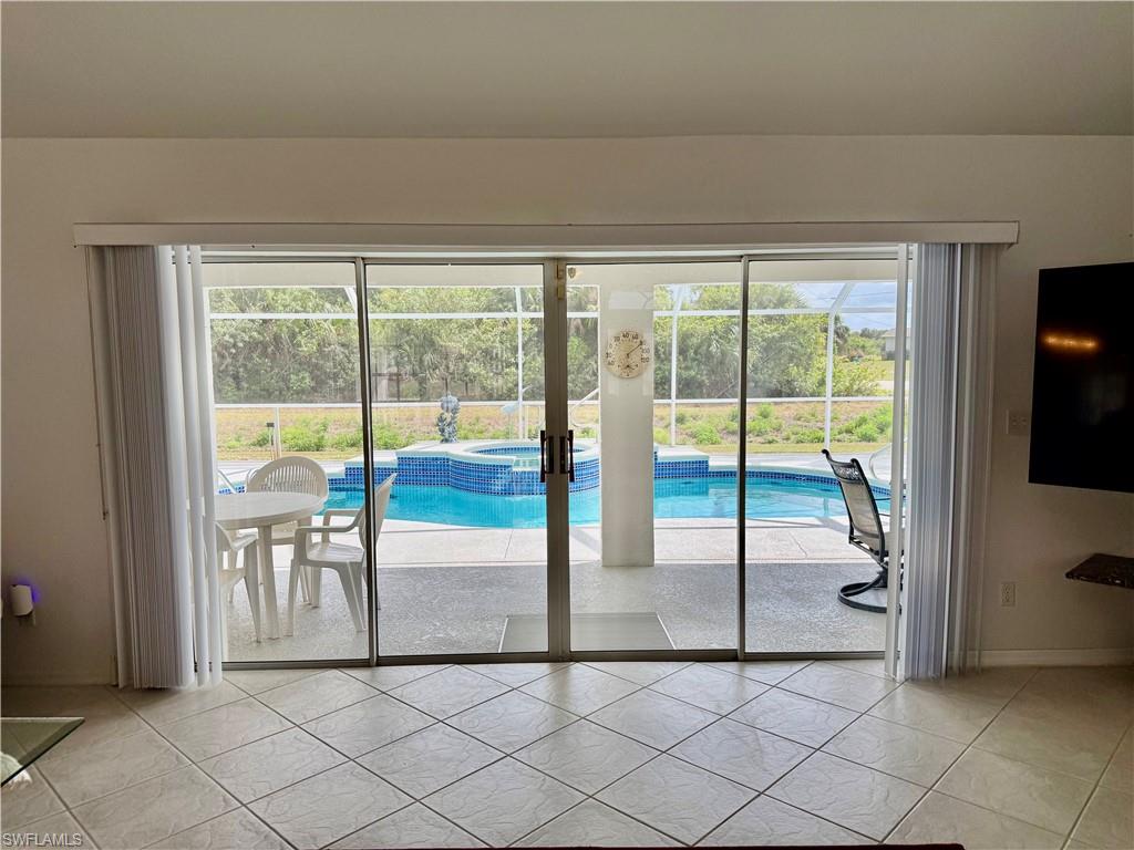 COUNTRY CLUB ESTATES - Residential