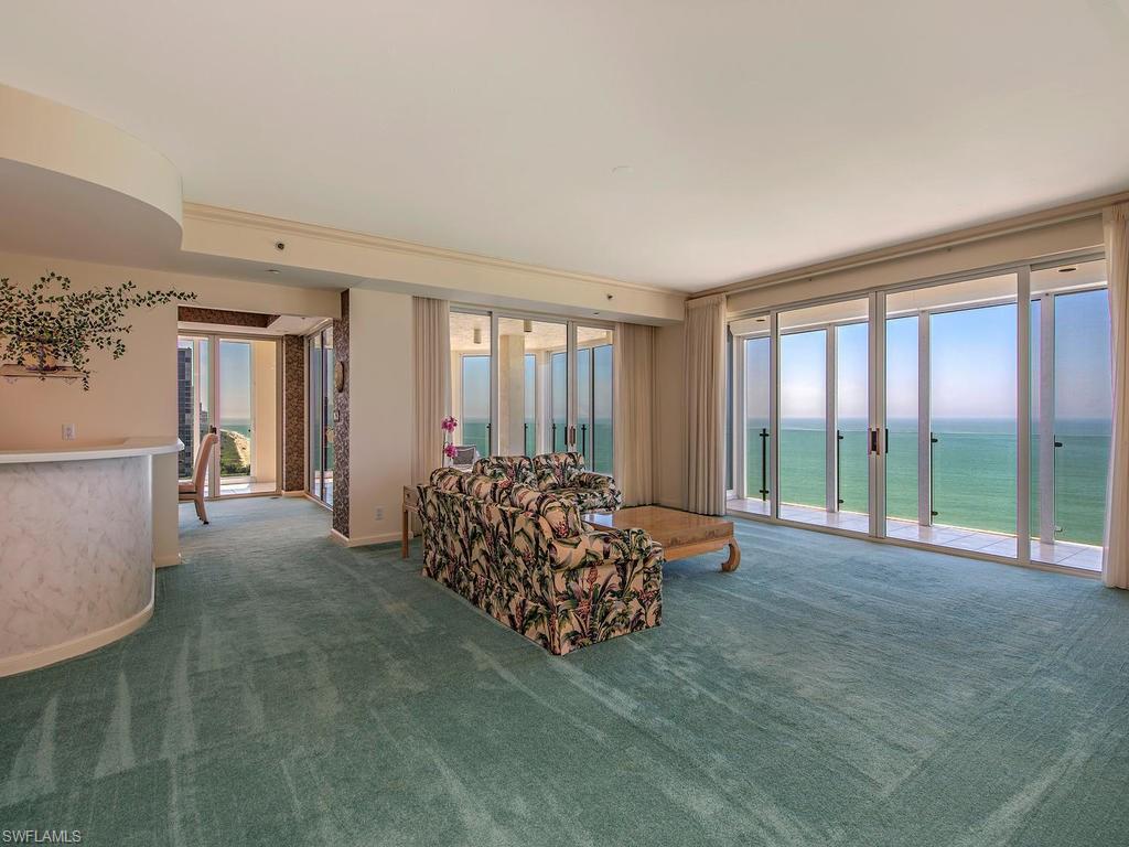 SEAPOINT AT NAPLES CAY - Residential