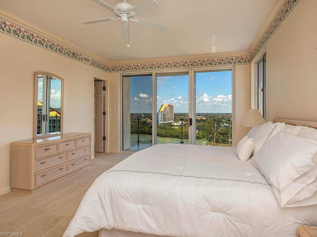 SEAPOINT AT NAPLES CAY - Residential