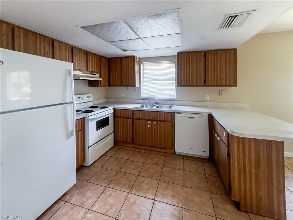 SAN CARLOS PARK - Residential Lease