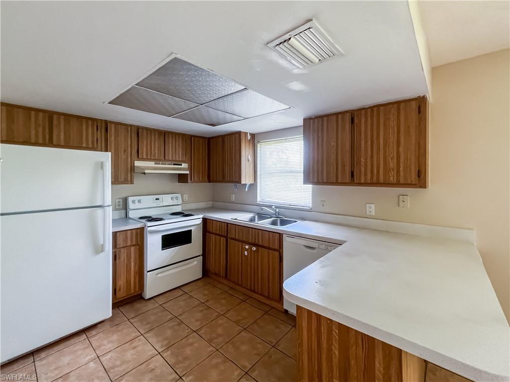 SAN CARLOS PARK - Residential Lease