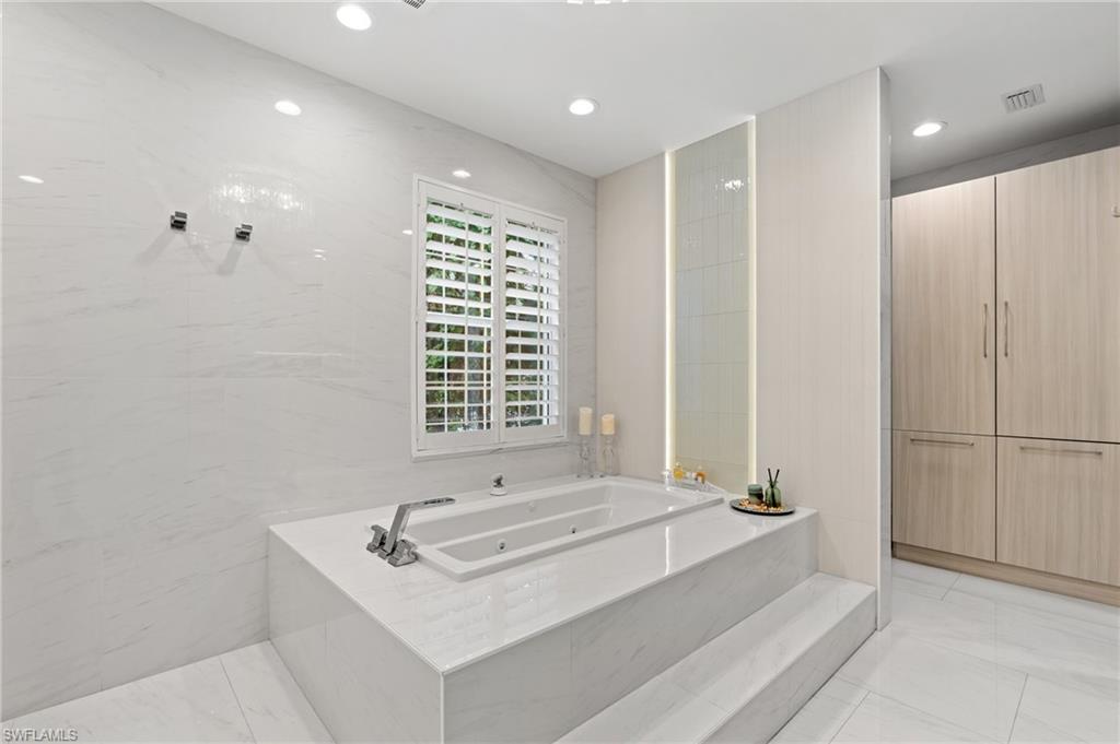 HIDDEN HARBOR - Residential