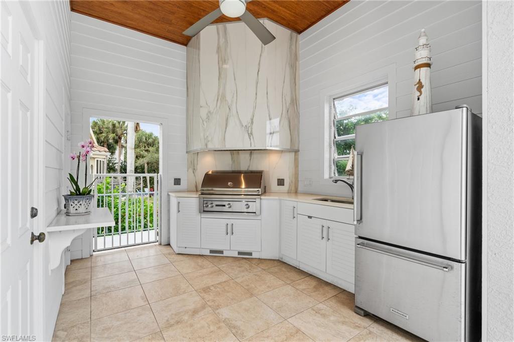 HIDDEN HARBOR - Residential