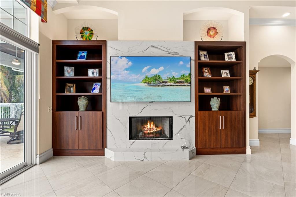 HIDDEN HARBOR - Residential