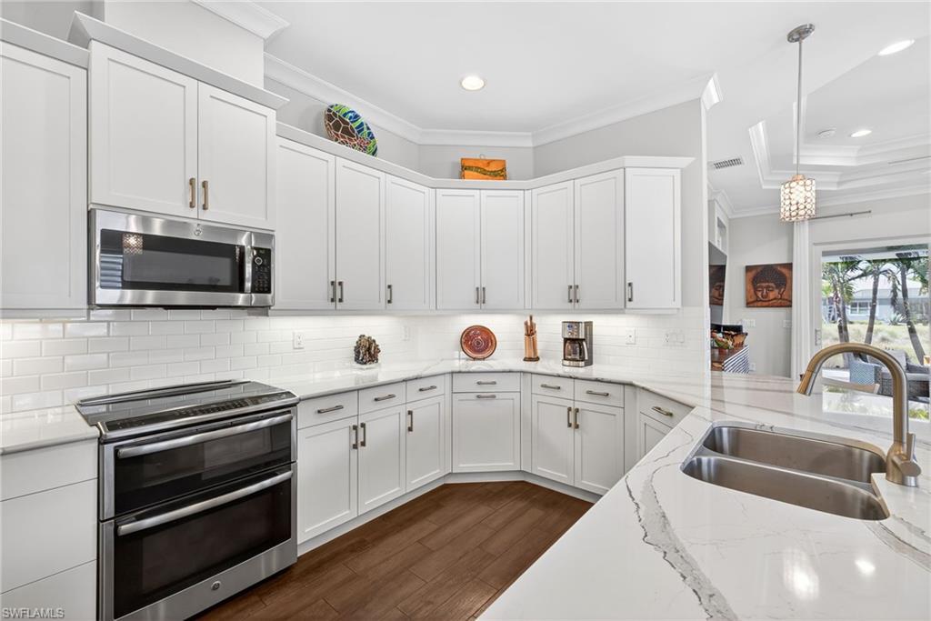 ISLES OF COLLIER PRESERVE - Residential