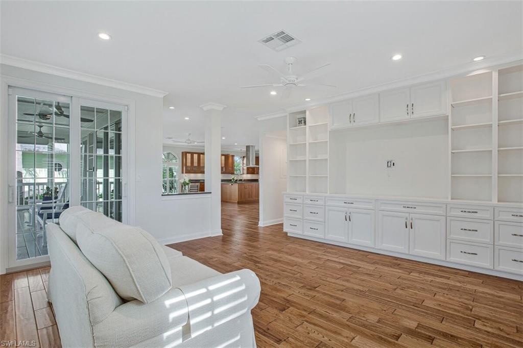 CRACKER COVE - Residential