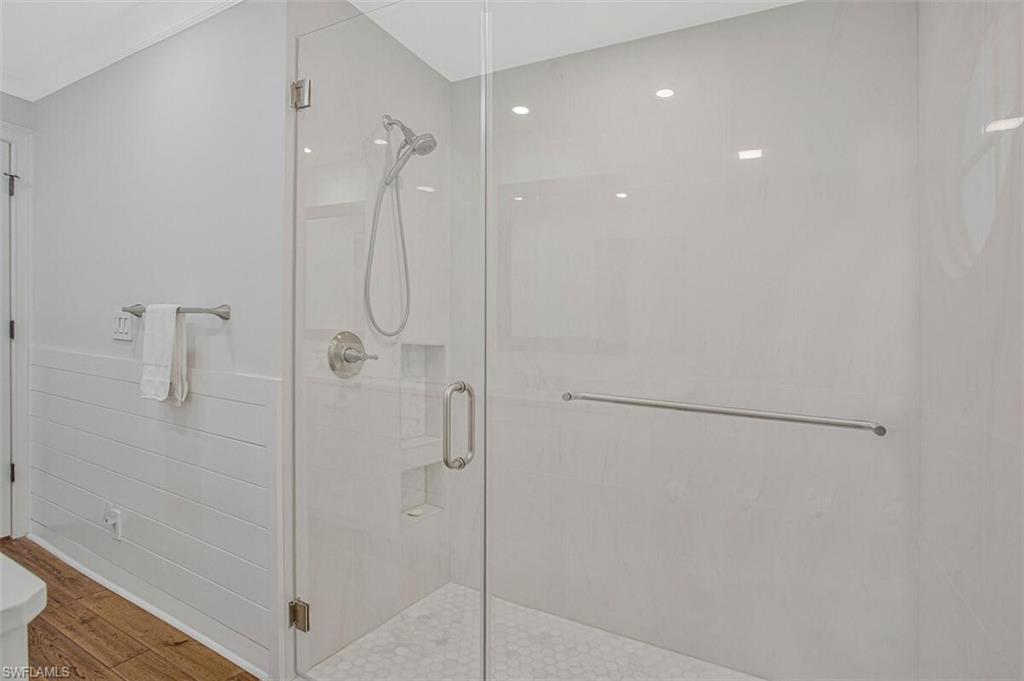 CRACKER COVE - Residential