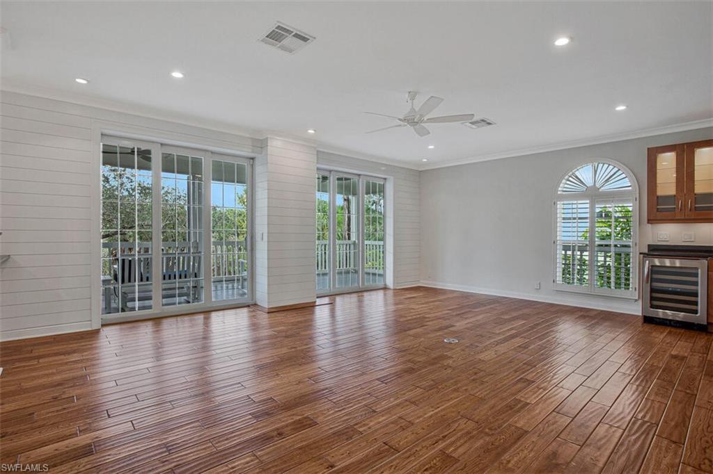 CRACKER COVE - Residential