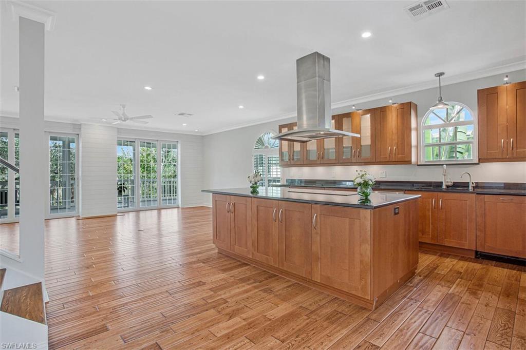 CRACKER COVE - Residential