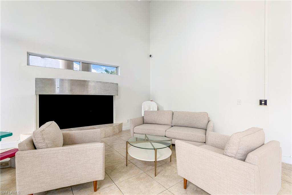 GRANADA LAKES - Residential Lease