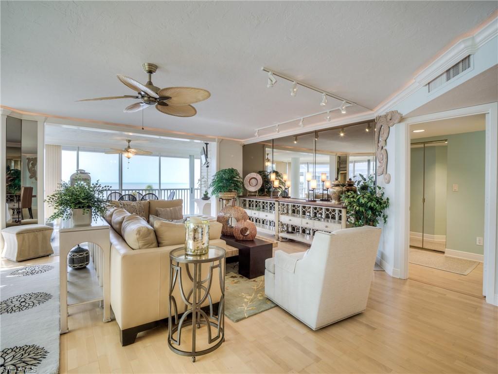 SOMERSET AT THE REEF - Residential