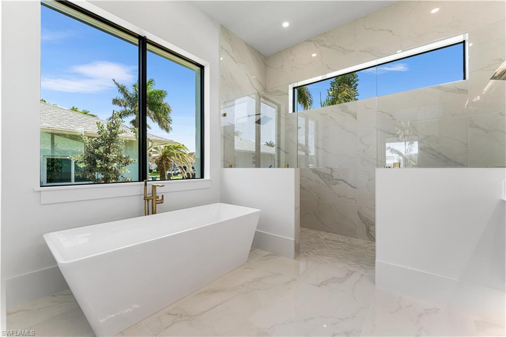 MARCO BEACH - Residential