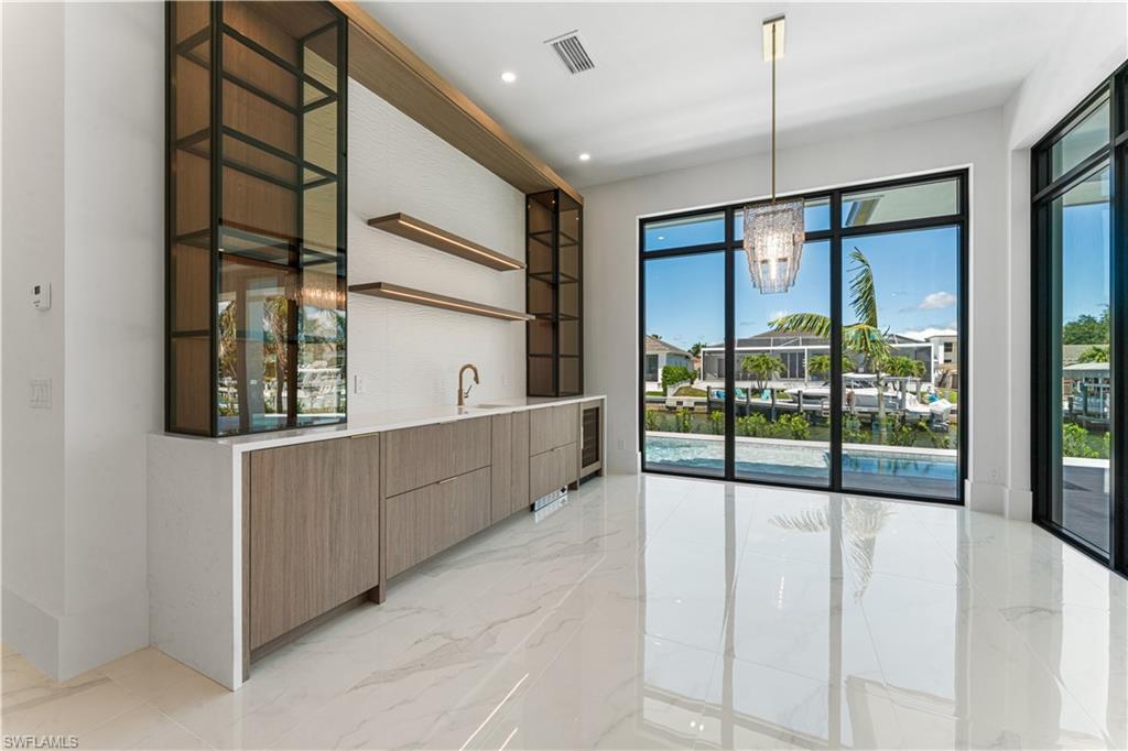 MARCO BEACH - Residential