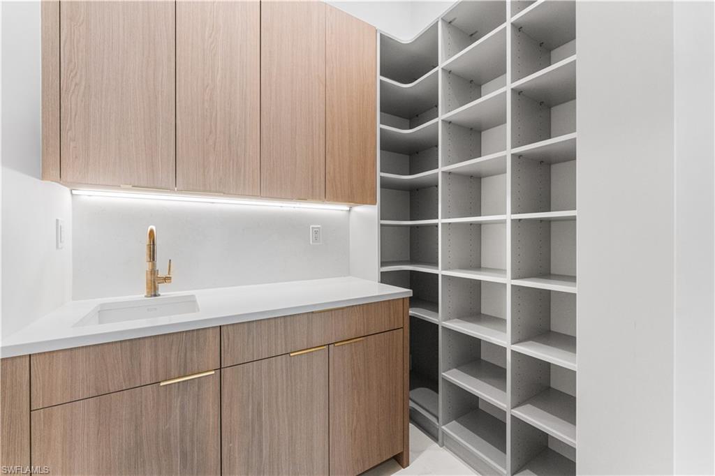 MARCO BEACH - Residential