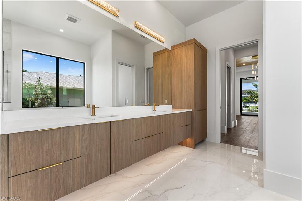 MARCO BEACH - Residential